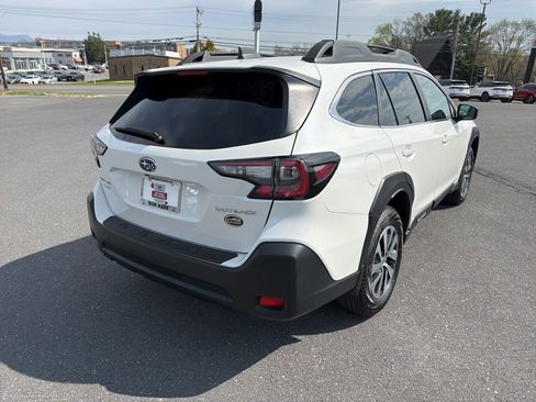 Certified 2025 Subaru Outback Premium image 5