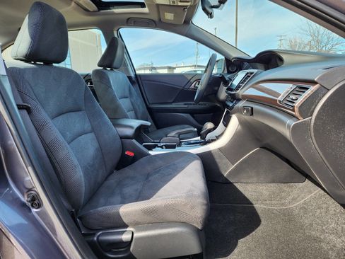 Used 2017 Honda Accord EX image 14