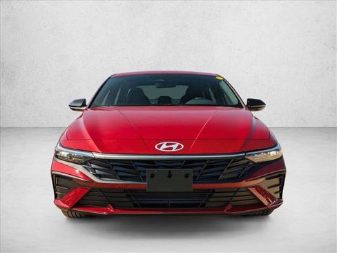 Used 2025 Hyundai Elantra Sport image 6