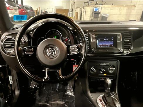 Used 2018 Volkswagen Beetle 2.0T S image 5