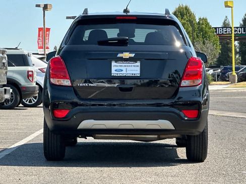 Used 2022 Chevrolet Trax LT w/ LT Convenience Package AWD/4WD image 8
