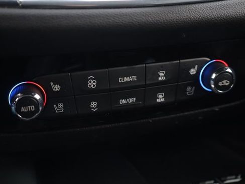 Used 2024 Buick Enclave Premium image 19