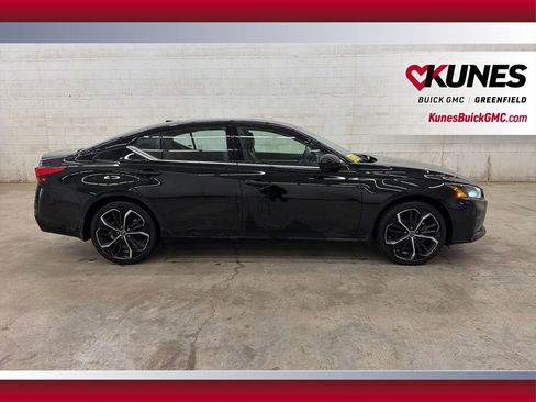 Used 2025 Nissan Altima 2.5 SR image 4