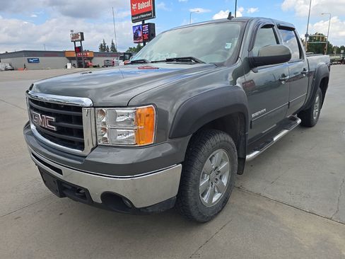 Used 2011 GMC Sierra 1500 SLT w/ SLT Convenience Package AWD/4WD image 4