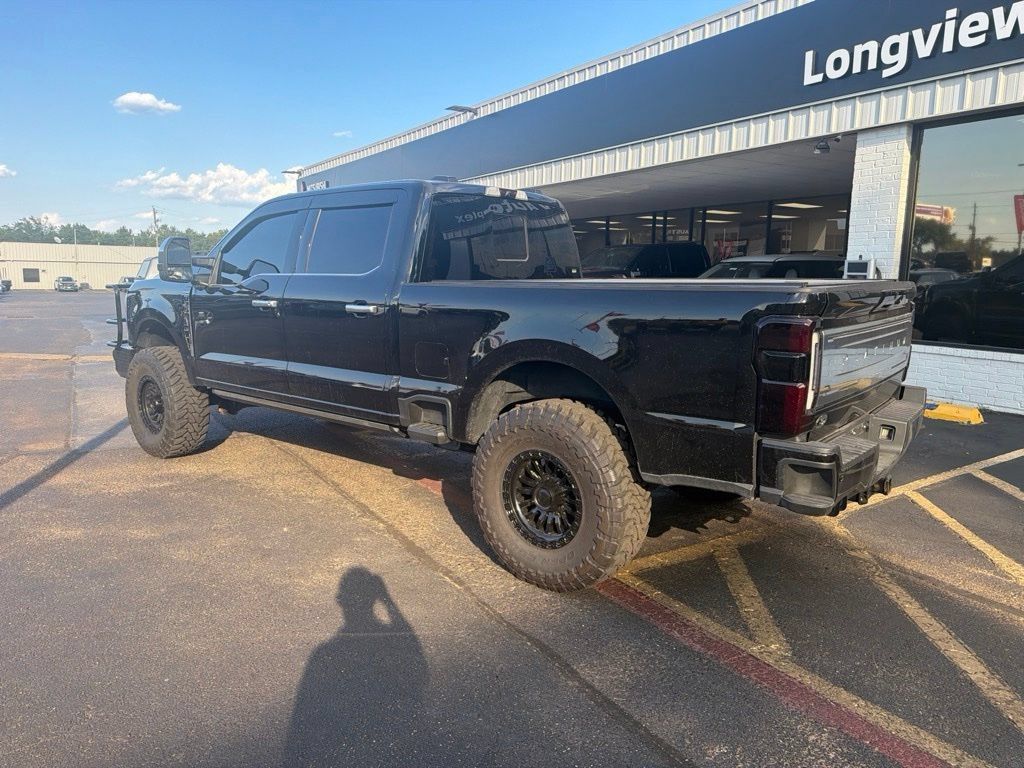 Used 2025 Ford F250 Platinum w/ Platinum Plus Package AWD/4WD image 3