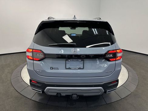 Certified 2024 Honda Pilot Elite image 6