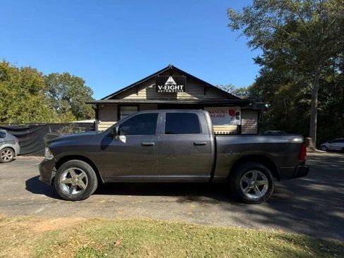 Used 2014 RAM 1500 Express RWD image 3