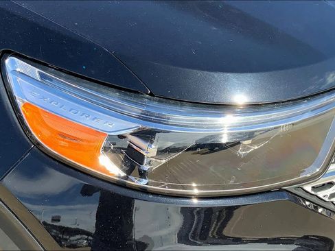 Used 2021 Ford Explorer Limited w/ Equipment Group 301A image 27