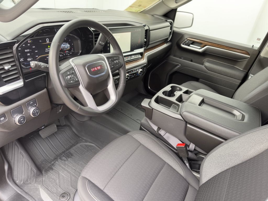Used 2025 GMC Sierra 1500 Elevation RWD image 4