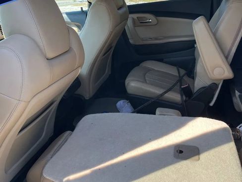Used 2011 Chevrolet Traverse LTZ image 21