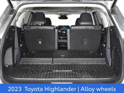 Certified 2023 Toyota Highlander XLE image 31