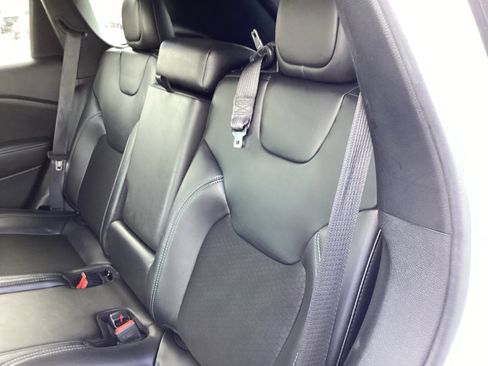 Used 2020 Jeep Cherokee Latitude Plus w/ Cold Weather Group image 13