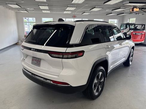 Used 2022 Jeep Grand Cherokee Limited 4xe AWD/4WD image 12