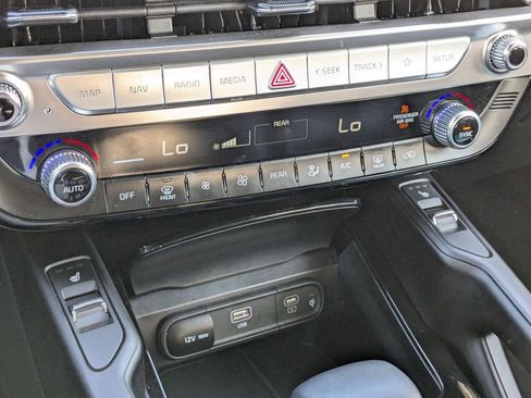 Used 2025 Kia Telluride S FWD image 22
