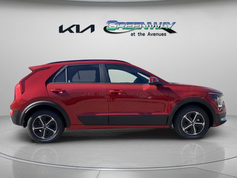 New 2025 Kia Niro EX image 5