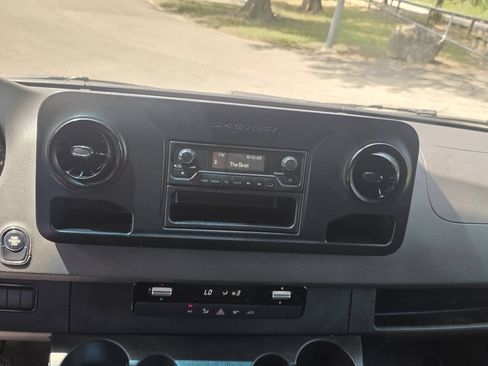 Used 2019 Mercedes-Benz Sprinter 170 image 11