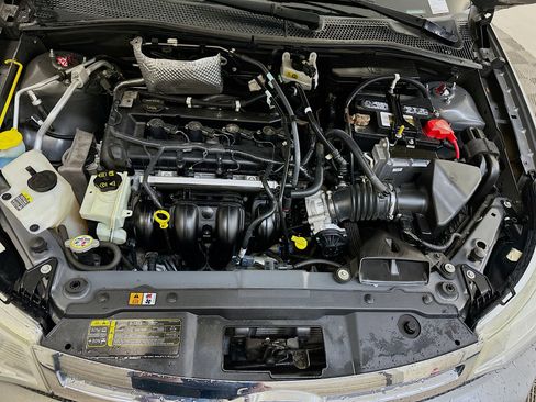 Used 2009 Ford Focus SE FWD image 32