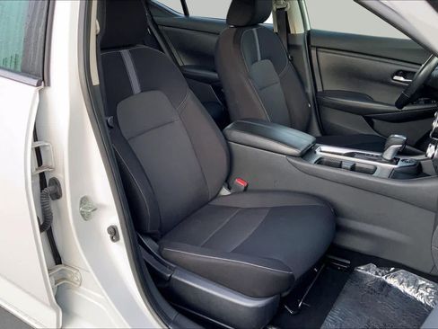 Used 2022 Nissan Sentra SV FWD image 9