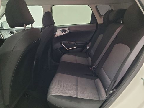 Used 2022 Kia Soul LX FWD image 18