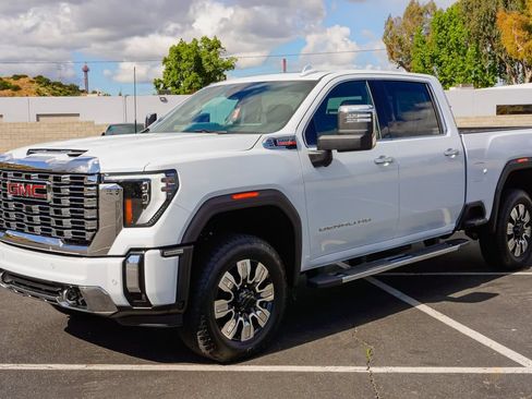 New 2026 GMC Sierra 2500 Denali w/ Denali Reserve Package AWD/4WD image 3