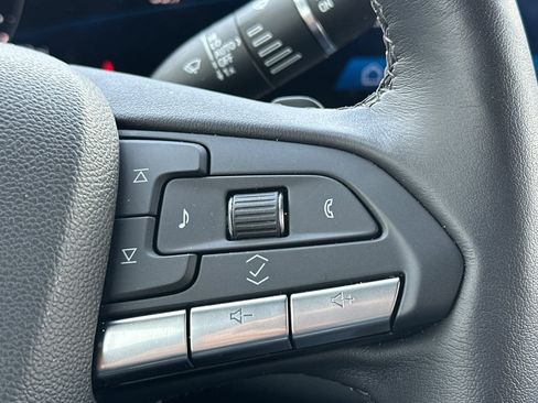 Used 2024 Cadillac XT4 Premium Luxury image 35