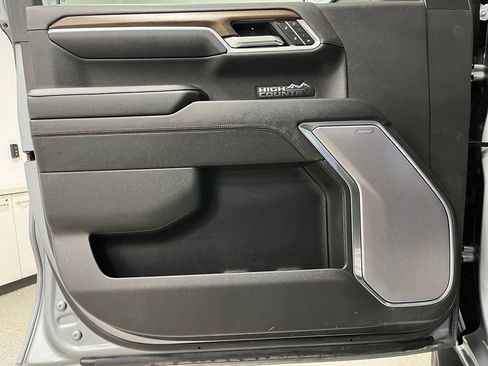 Used 2024 Chevrolet Silverado 1500 High Country w/ High Country Premium Package AWD/4WD image 24