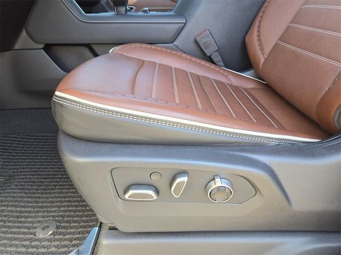 Used 2025 GMC Sierra 1500 Denali Ultimate image 26