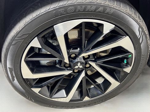 Used 2023 Mitsubishi Outlander ES image 14