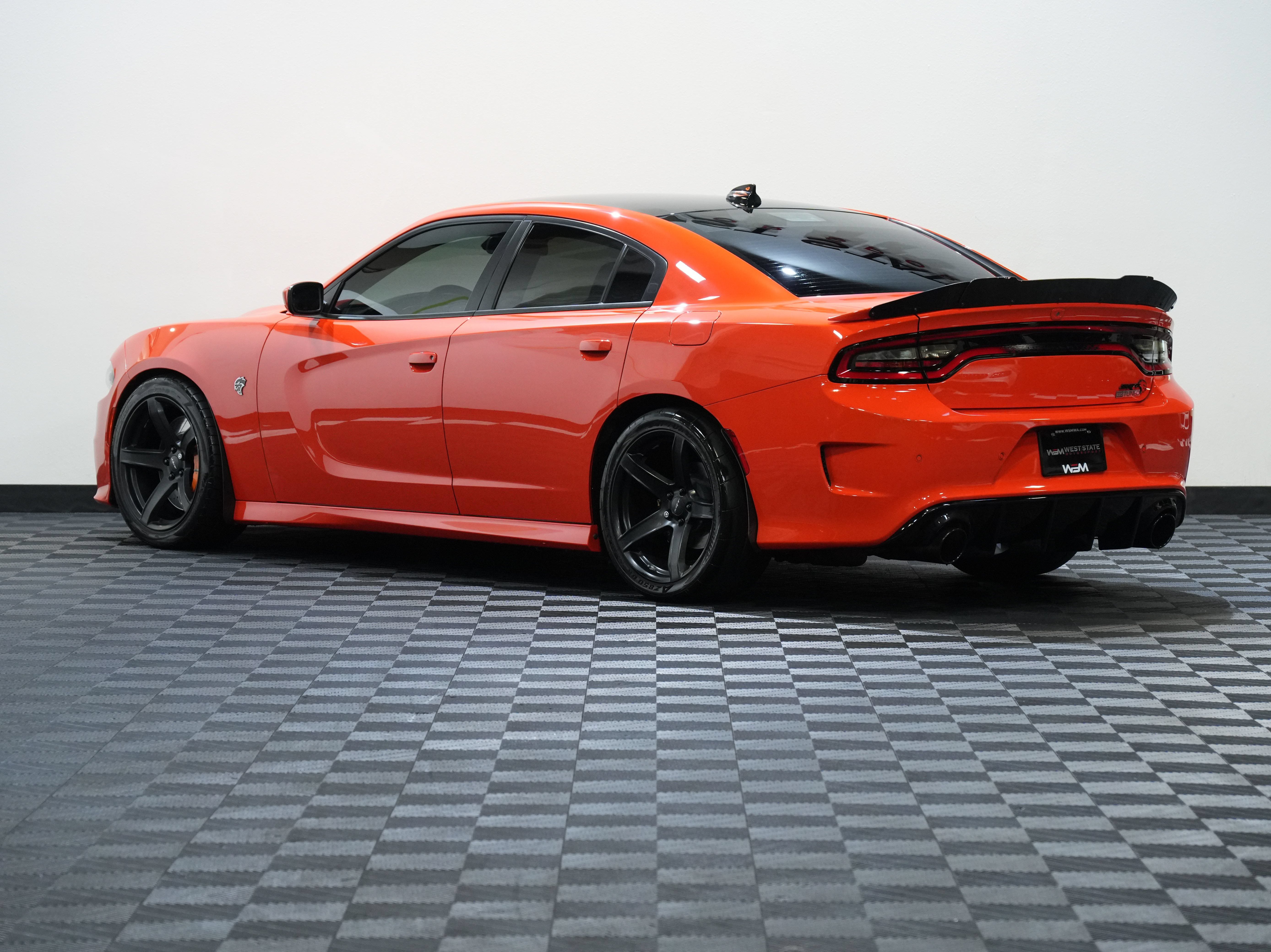 Used 2019 Dodge Charger SRT Hellcat w/ Navigation & Travel Group RWD image 8