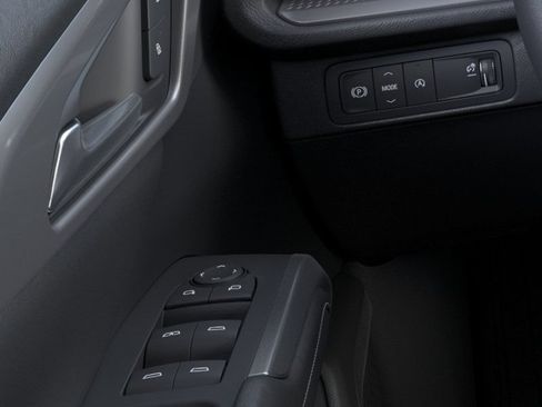 New 2027 Chevrolet Traverse LT w/ Driver Confidence Package FWD image 22