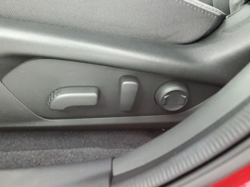 Used 2025 Subaru Crosstrek 2.0i Premium image 30