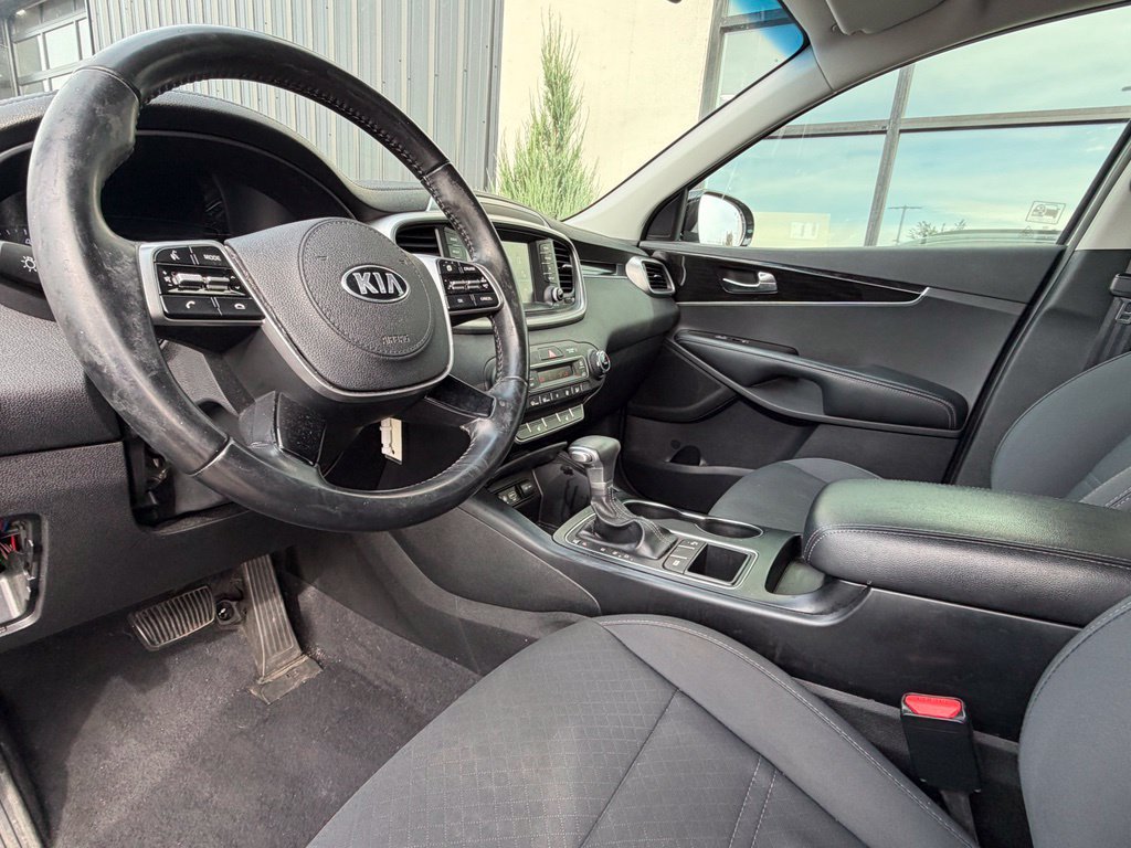 Used 2019 Kia Sorento S FWD image 4