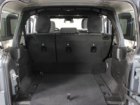 Used 2025 Jeep Wrangler Unlimited Sahara w/ Safety Group AWD/4WD image 17