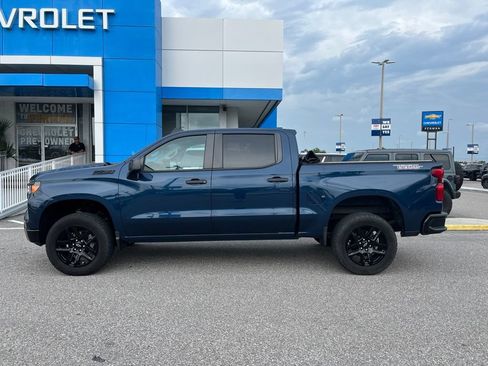 Used 2023 Chevrolet Silverado 1500 Custom Trail Boss w/ LPO, Dark Essentials Package AWD/4WD image 4