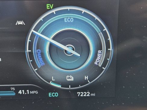 Certified 2025 Hyundai Elantra SEL w/ Cargo Package FWD image 24