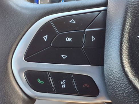 Used 2024 Chrysler Pacifica Touring-L FWD image 14