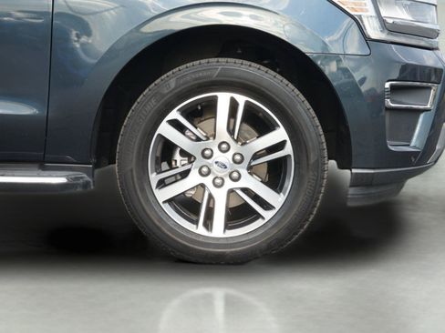 Used 2022 Ford Expedition Max Limited RWD image 4