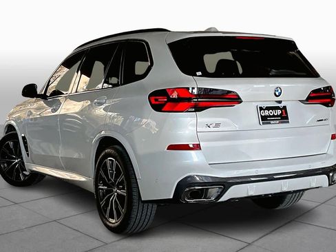 Used 2025 BMW X5 xDrive40i w/ M Sport Package image 11