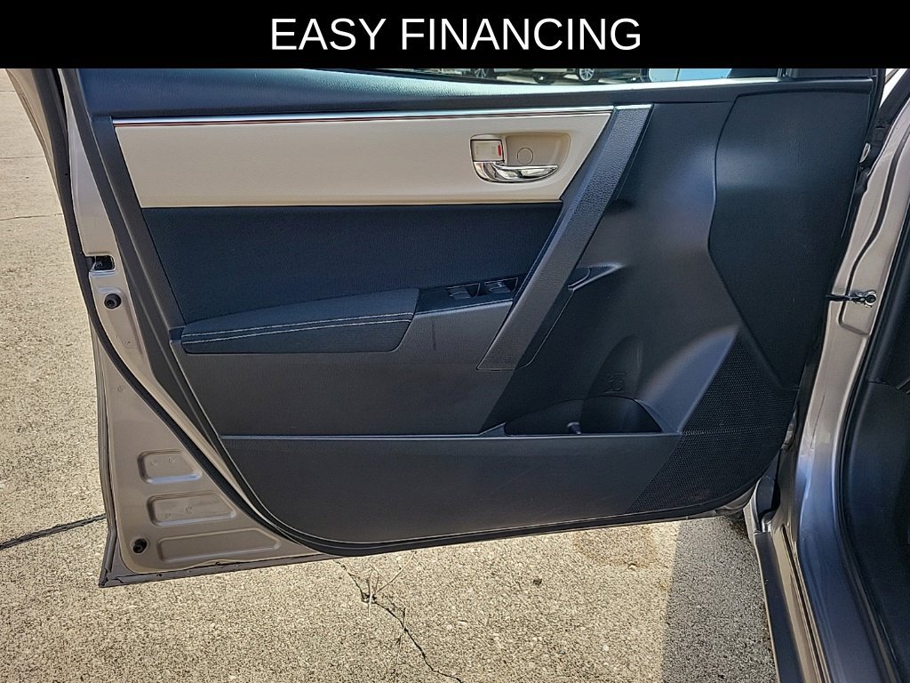 Used 2015 Toyota Corolla LE FWD image 17