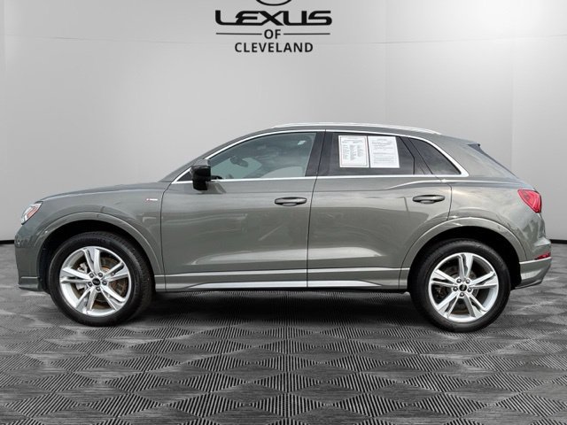Used 2024 Audi Q3 2.0T Premium w/ Convenience Package AWD/4WD image 3