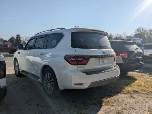 Used 2021 Nissan Armada SL w/ Captain's Chairs Package image 4