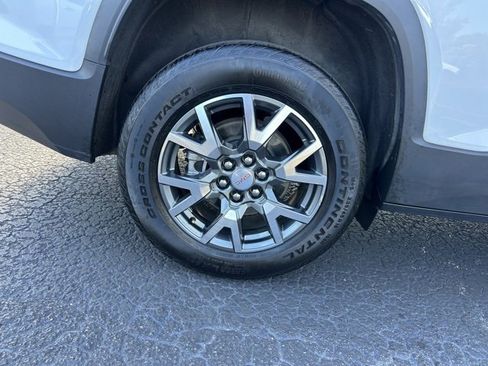 Used 2023 GMC Acadia SLT image 7