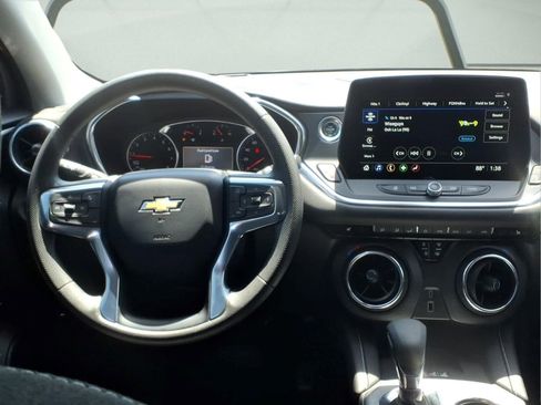 Used 2024 Chevrolet Blazer LT w/ Convenience Package FWD image 10
