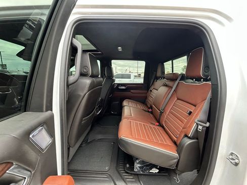 Used 2024 GMC Sierra 2500 Denali Ultimate w/ Max Trailering Package AWD/4WD image 8