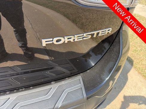 Used 2019 Subaru Forester Premium image 6