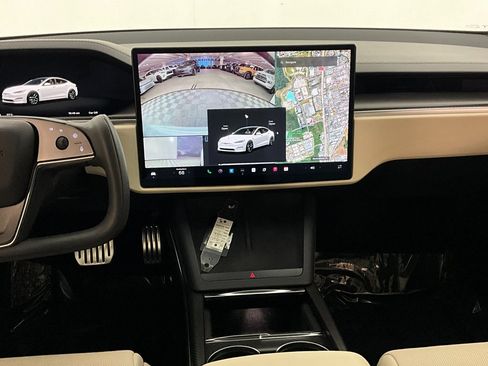Used 2021 Tesla Model S Plaid image 12