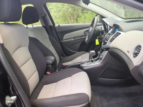 Used 2013 Chevrolet Cruze LS FWD image 24