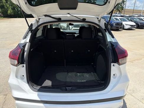 Used 2023 Nissan Kicks SV FWD image 13
