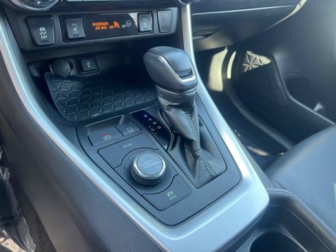 Used 2021 Toyota RAV4 XSE w/ XSE Grade Weather Package AWD/4WD image 33