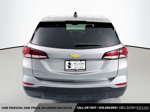 Used 2023 Chevrolet Equinox LS w/ LS Convenience Package FWD image 6